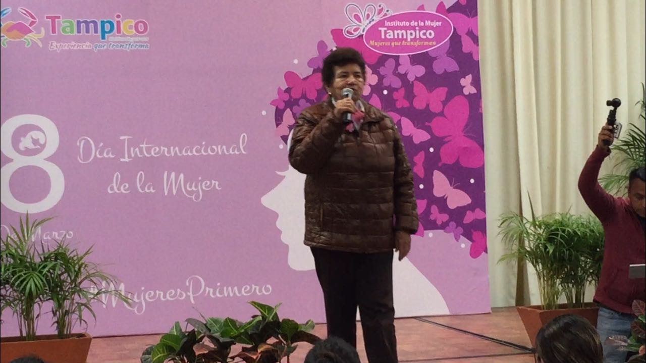 Alcaldesa felicita a las mujeres divinas de Tampico