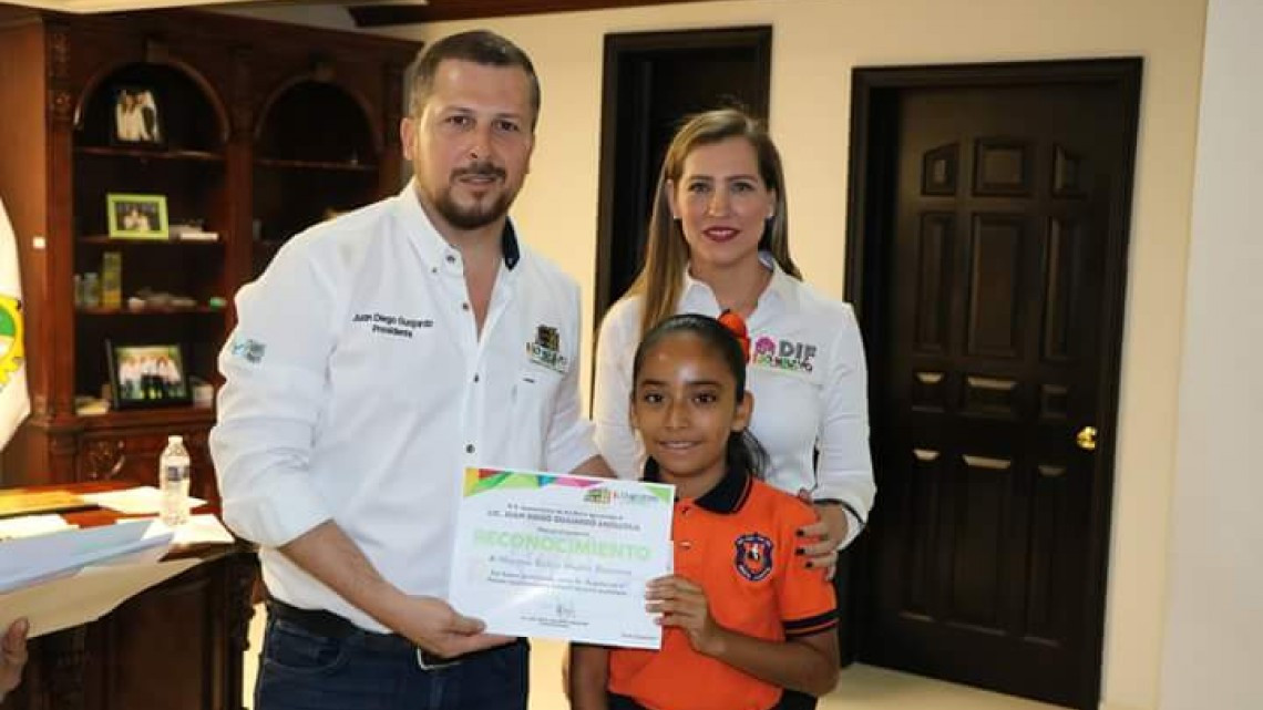 Entregan reconocimientos a integrantes del “Ayuntamiento Infantil”