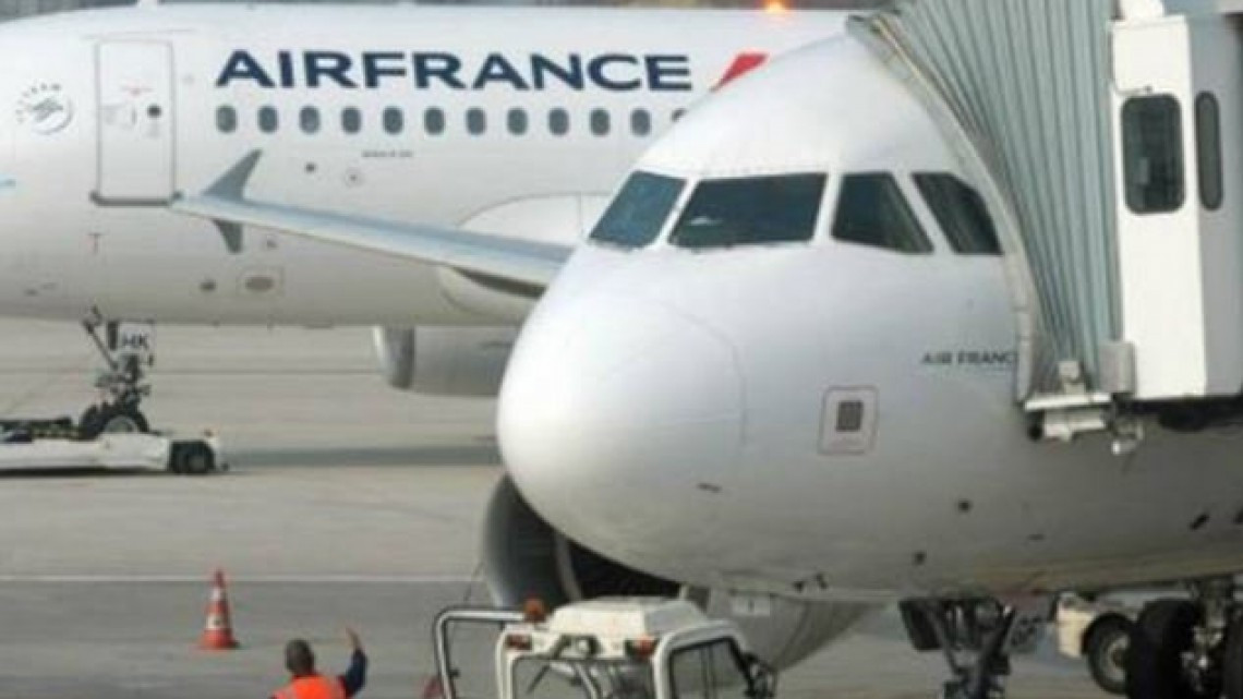 Aterrizaje forzoso de Air France por problemas en motor
