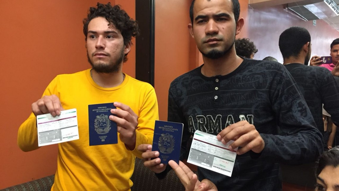 Hay 400 venezolanos en sur de Tamaulipas esperando aprobación de refugio