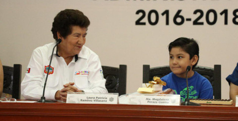 Recibe Alcaldesa a niño tampiqueño que representará a México en Malasia