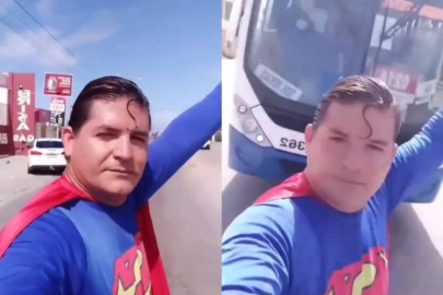 Comediante intenta detener autobús con una mano