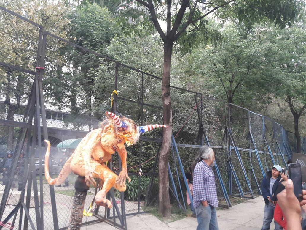 Protestan contra el gasolinazo, queman a Judas y bandera de EU