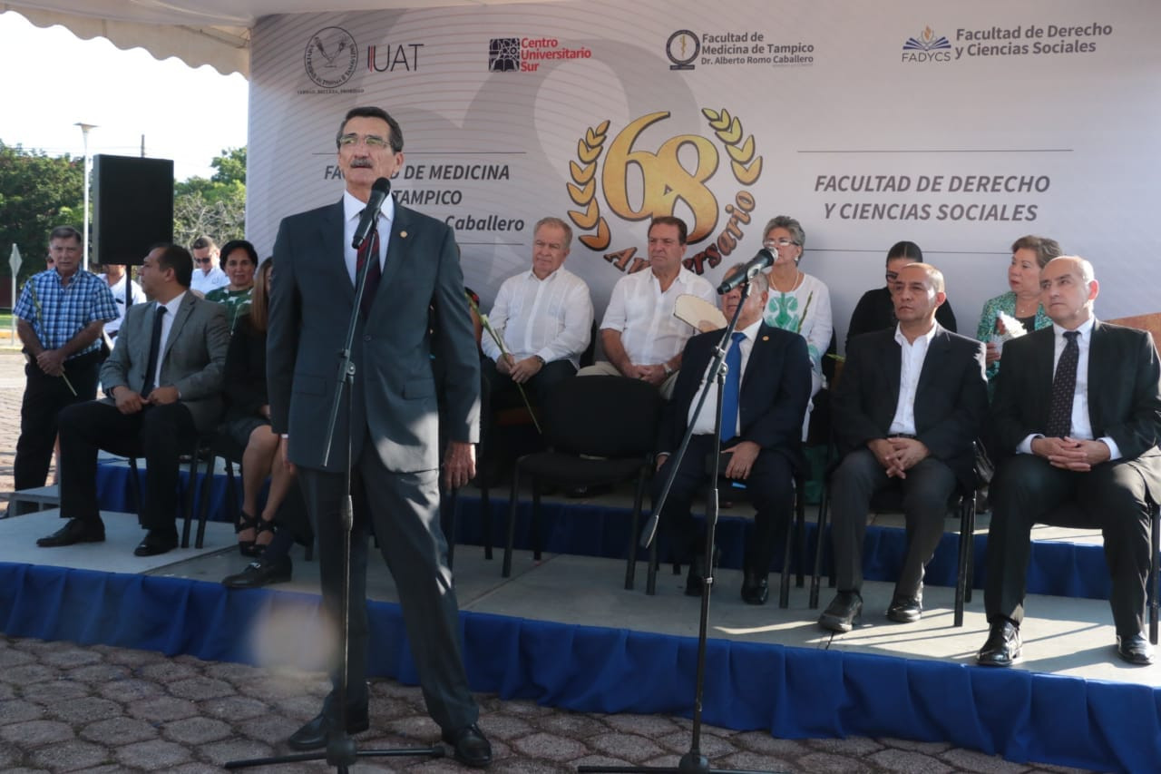 La UAT se actualiza día a día: Rector