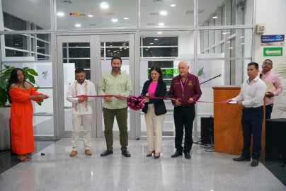 Inauguran exposición fotográfica y presentación del libro ‘Loros de México, historia natural’
