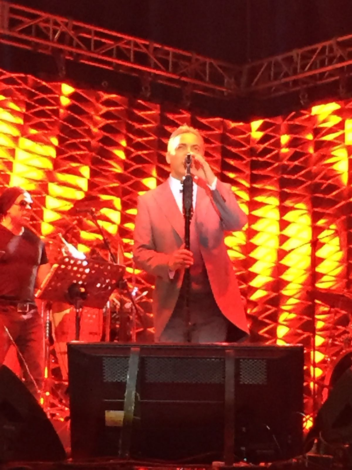 Cristian Castro pone el toque romántico a las Fiestas de Abril Tampico 2017