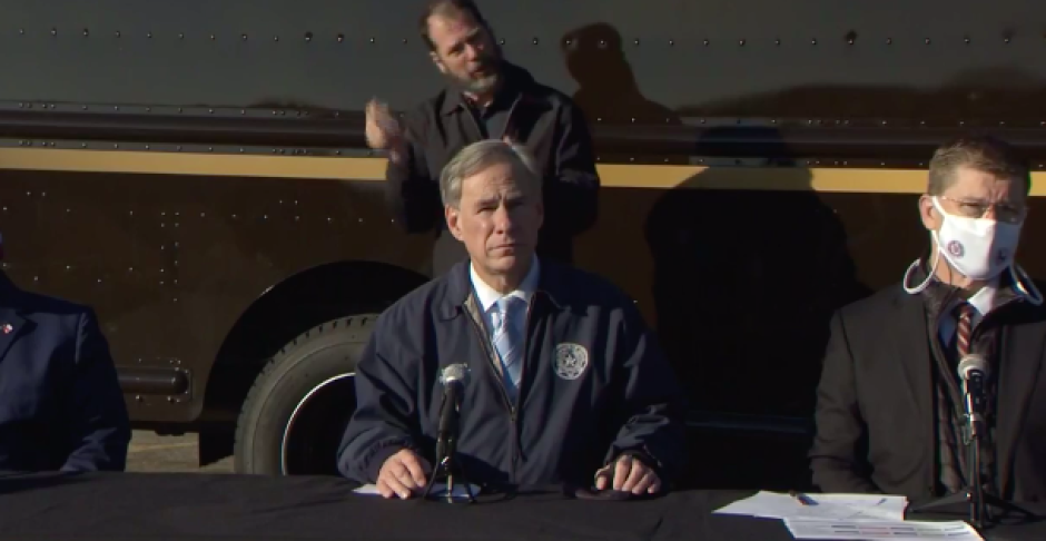 Afirma Greg Abbott que un millón de personas estarán vacunadas contra el Covid-19 en este mes