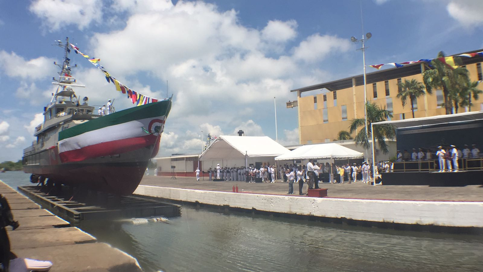 Botan a altamar al buque patrulla Chichén Itzá