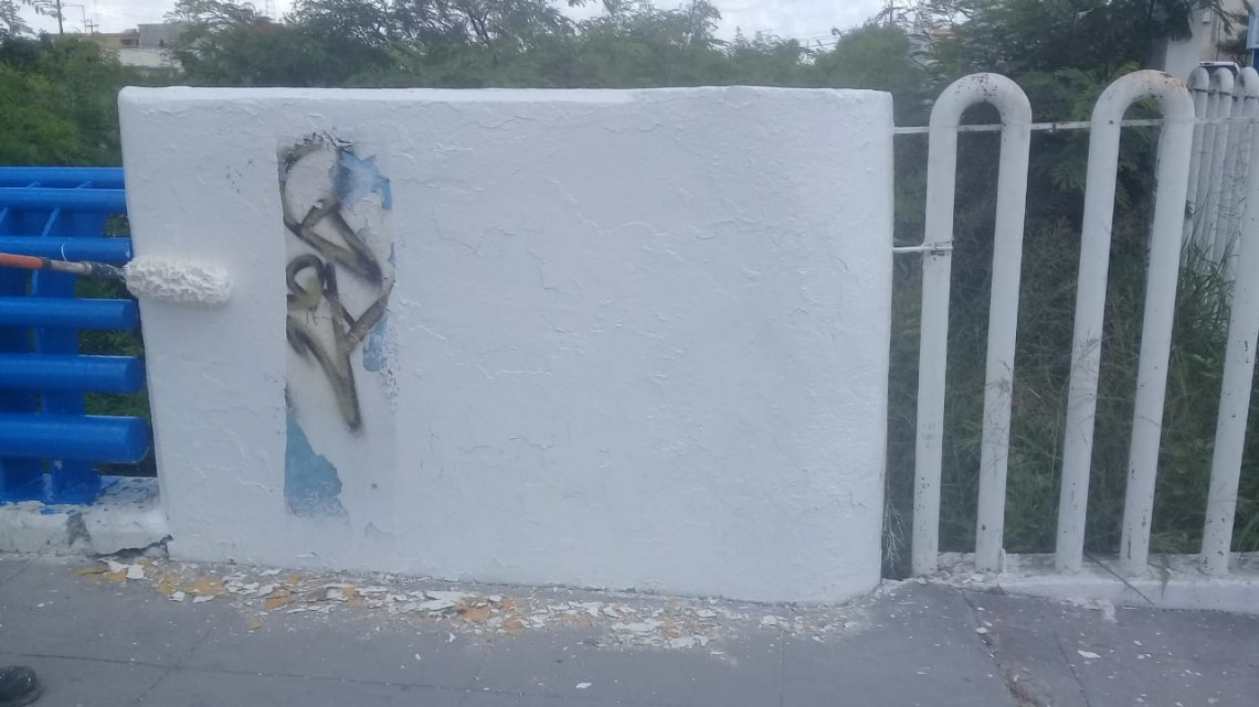 Pintan cuadrillas puentes vehiculares 