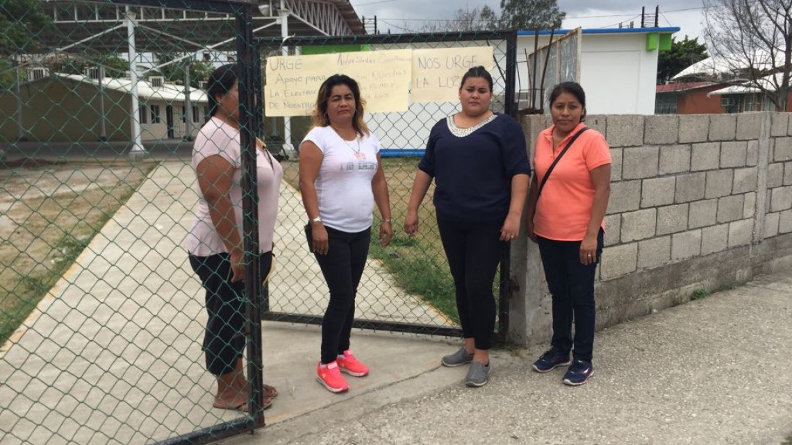 Colocan transformador en escuela secundaria
