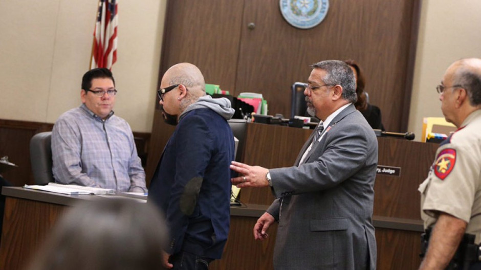 Arrestan a A.B. Quintanilla durante su comparencia en Corpus Christi