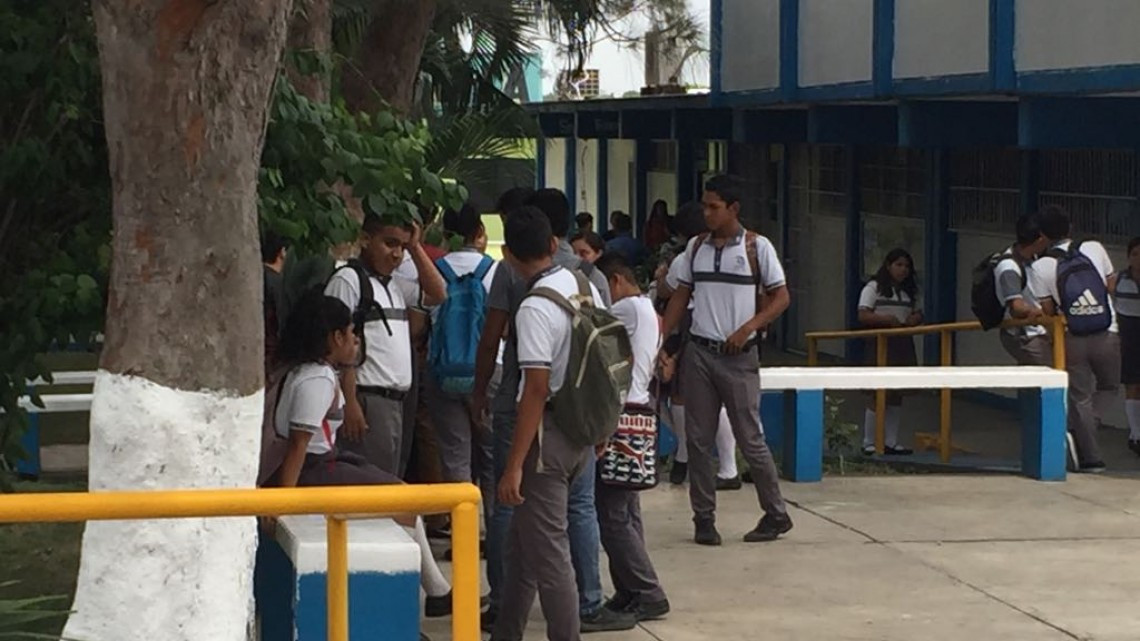 Escuelas con problemas en sistema eléctrico constante predominante