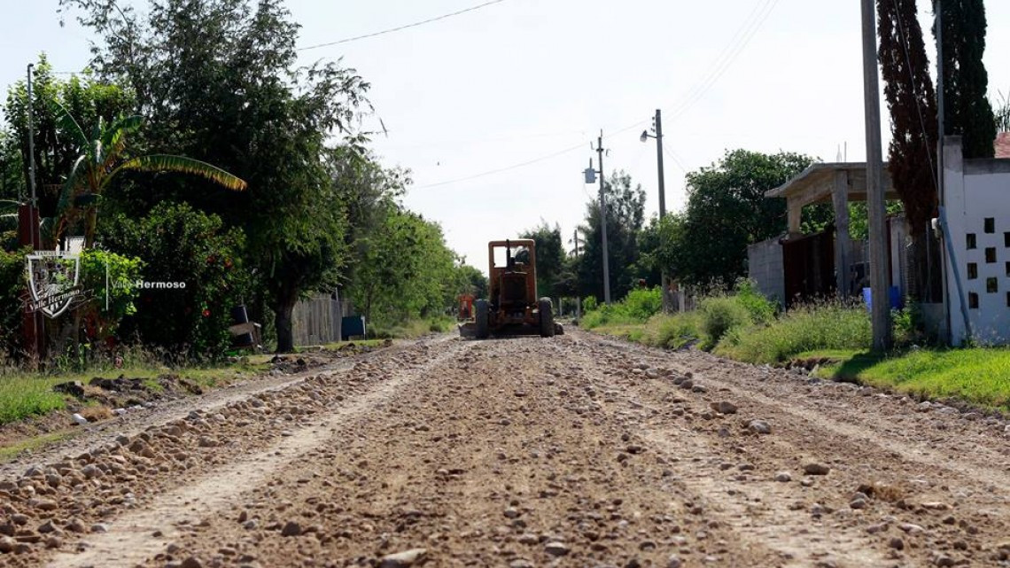 Continúa revestimiento de calles