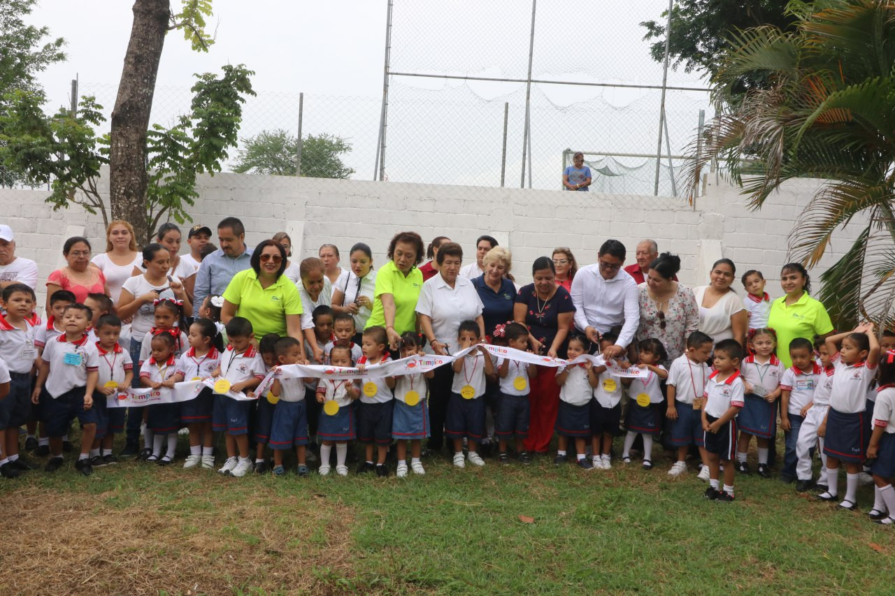 Beneficia Ayuntamiento a jardín de niños con barda perimetral