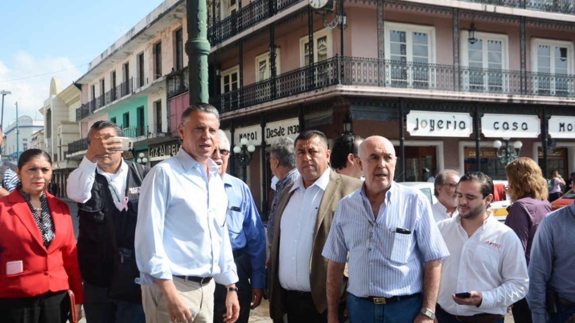 CANACO quiere fuera de la zona centro a los ambulantes