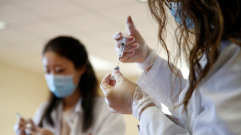 Anthony Fauci reconoce retrasos en la vacunación contra el COVID-19 