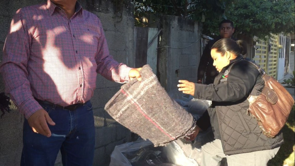 Diputada entrega cobijas en diferentes sectores de Madero
