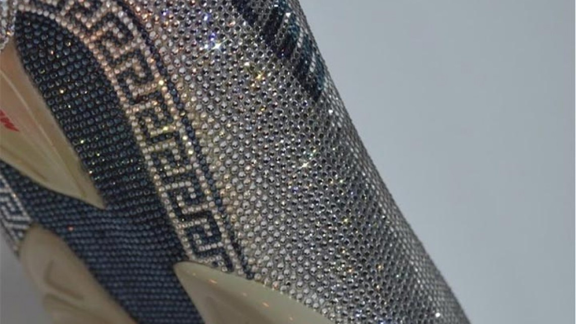 CR7 manda a hacer botines súper lujosos