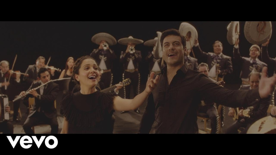 Natalia Lafourcade y Carlos Rivera estrenan vido oficial de “Mexicana hermosa”