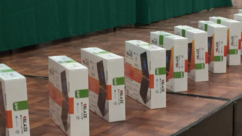 Entrega Club Rotario Tampico Campestre laptops a alumnos destacados