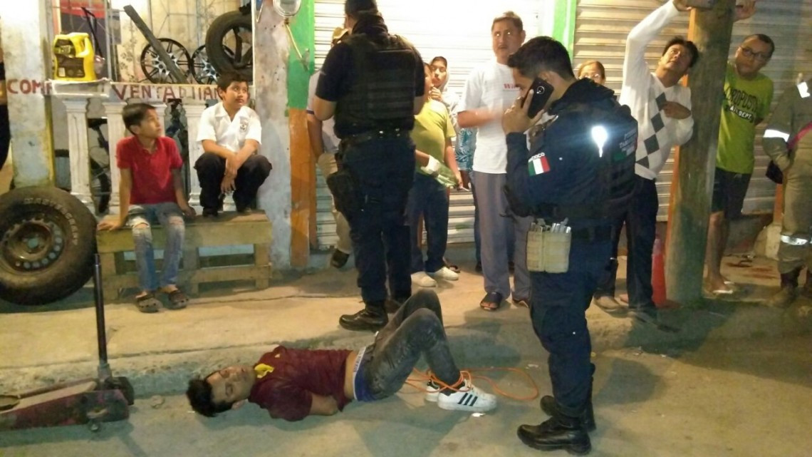 Vecinos intentan linchar a delincuente tras robar en una panadería