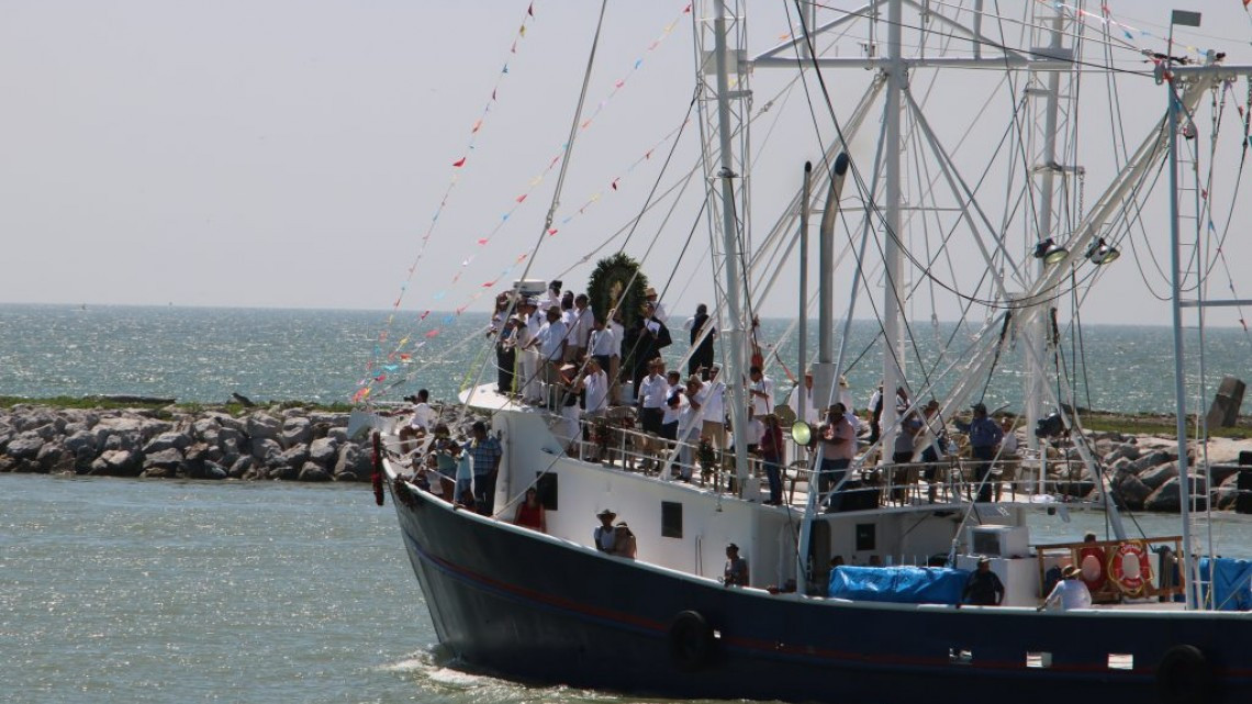 Con éxito se realiza la procesión de la Virgen de Carmen en Madero