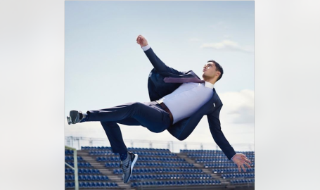 Raúl Jiménez ahora también es modelo