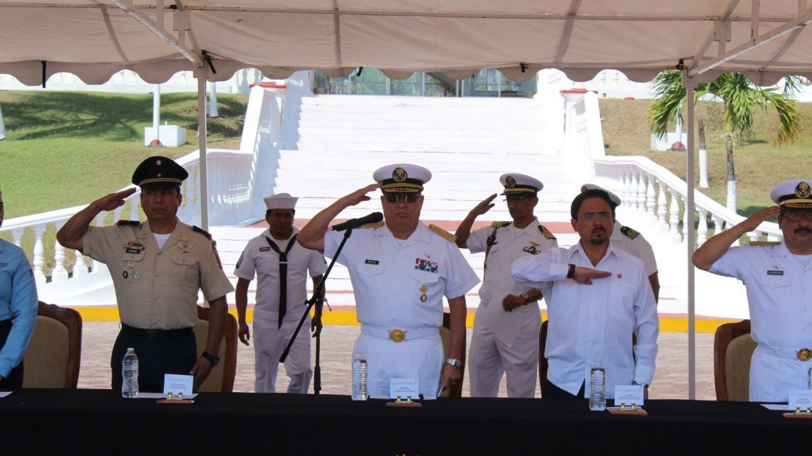 La Semar toma protesta de bandera a conscriptos del SMN Clase 1998