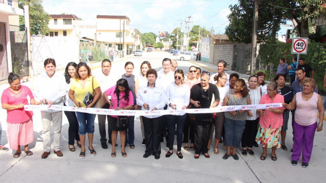Entregan pavimentación de calle Emiliano Zapata
