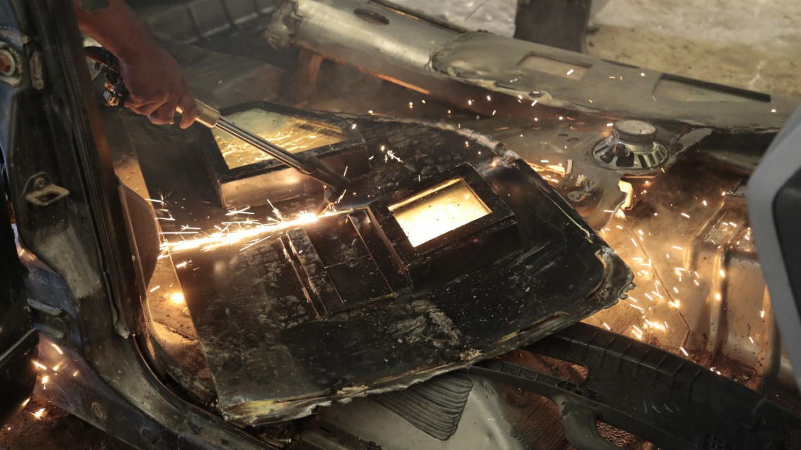 Destruyen 25 vehículos con blindaje artesanal en Tamaulipas