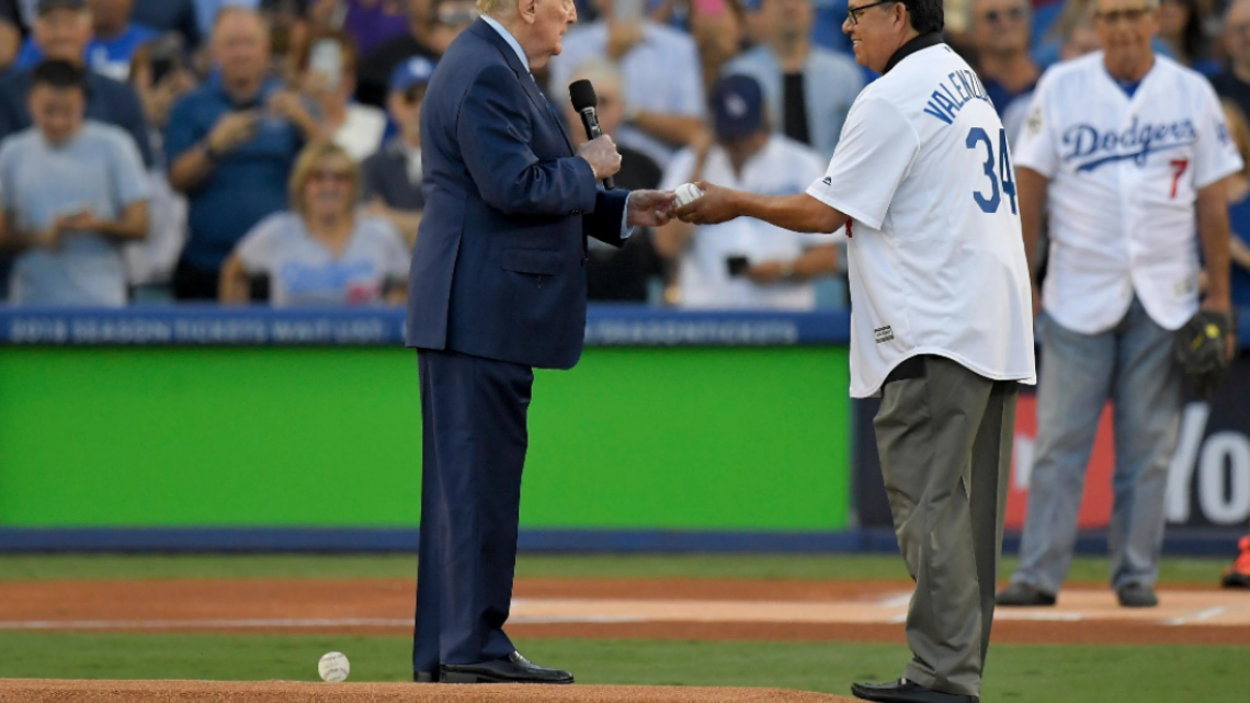 Fernando Valenzuela abre el segundo juego de la Serie Mundial