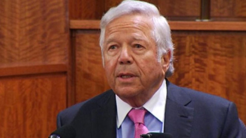 Dueño de los Patriotas se declara inocente en caso de prostitución