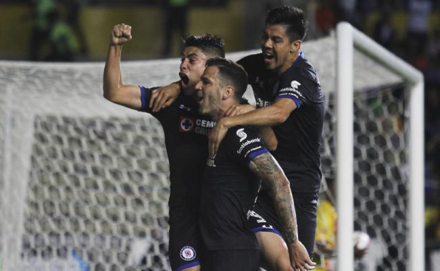 Cruz Azul gana, se acerca a liguilla y deja fuera a Chivas