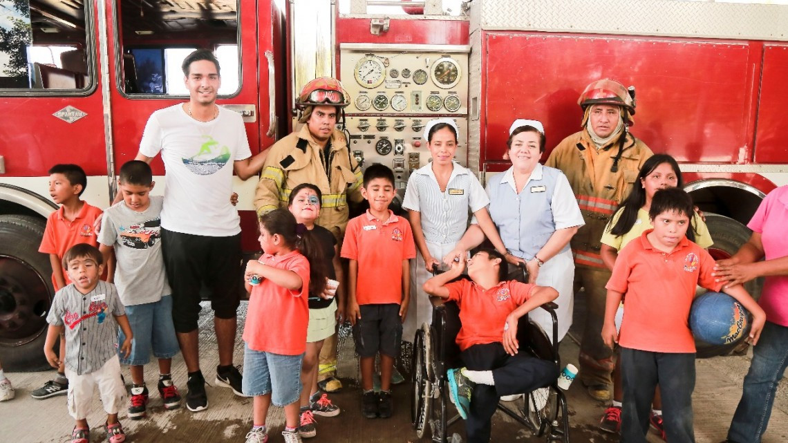 Impulsan recreación de niños de escuelas especiales