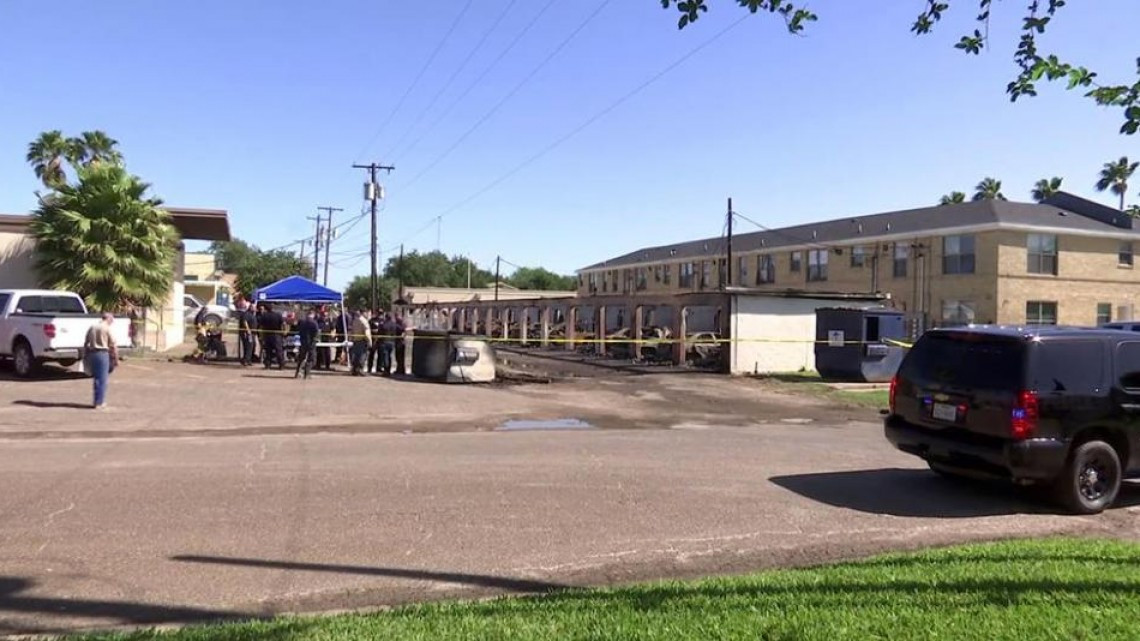 Arrestan a menor de edad acusado de incendiar estacionamiento