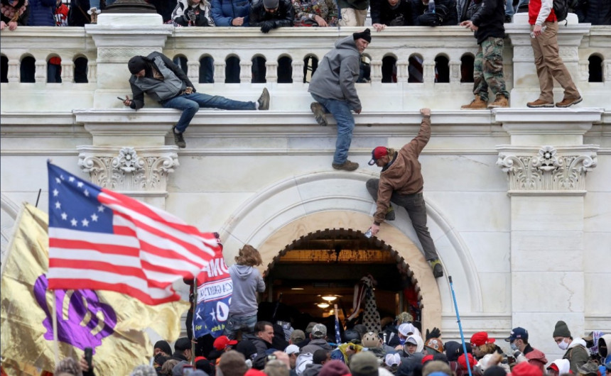 Comité recomienda acusar criminalmente a Trump por ataque al Capitolio