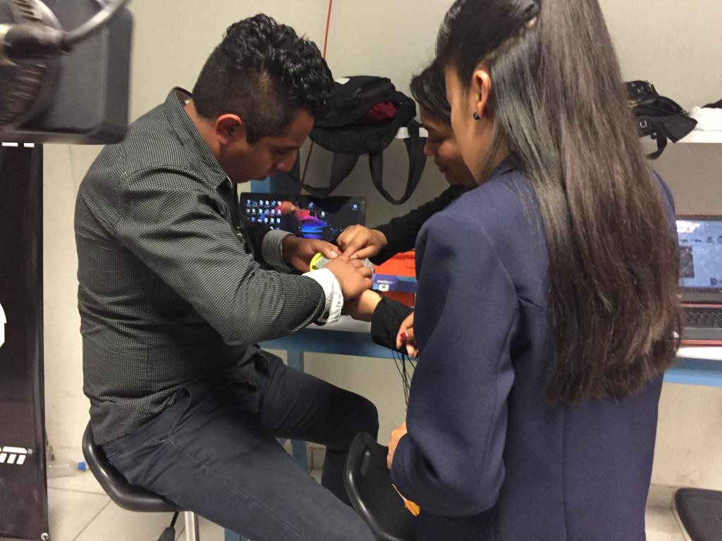 Estudiantes diseñan satélites para medir distintos componentes en el aire