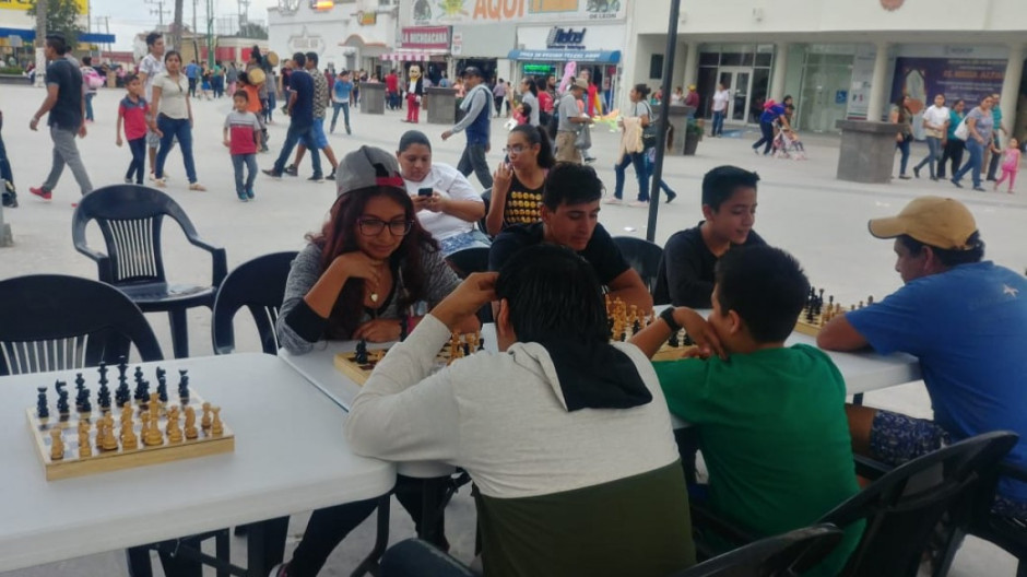 Implementará IRCA, clases de Ajedrez
