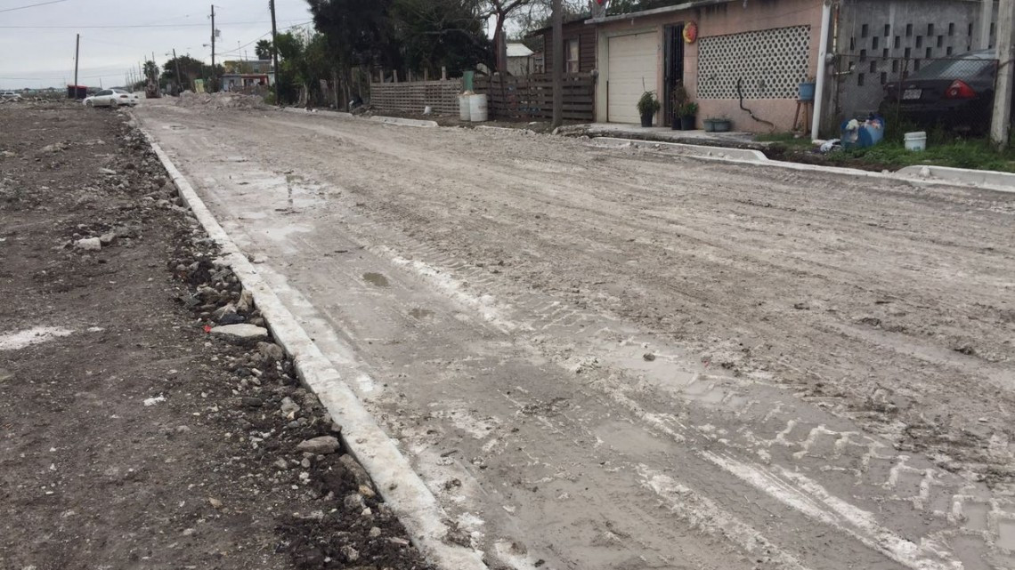Vecinos de la Vista del Sol reportan inundaciones