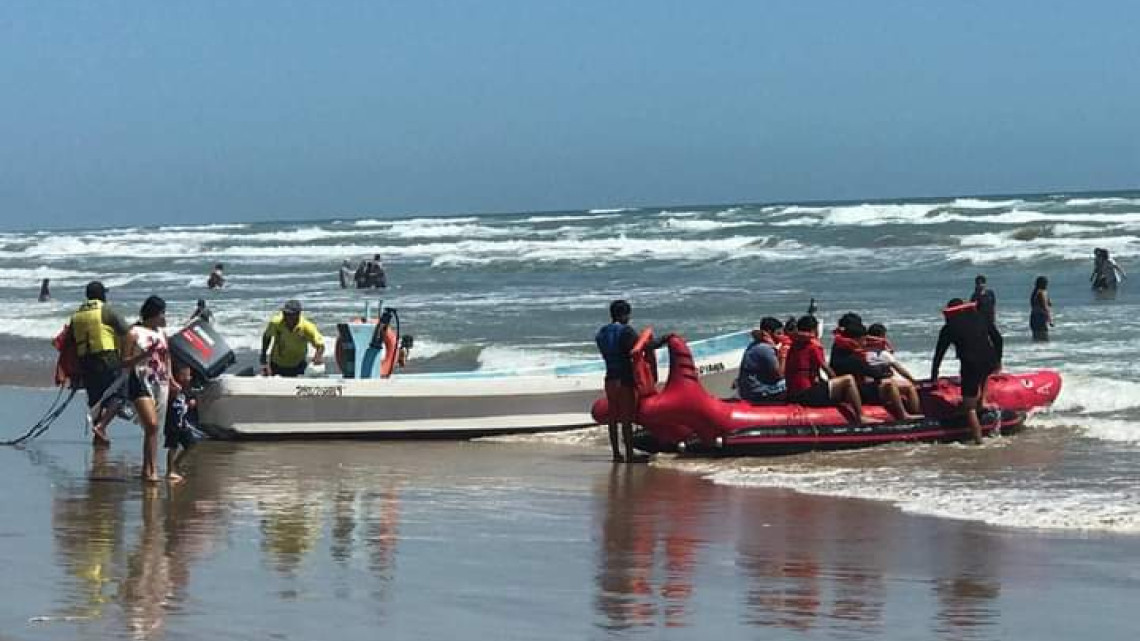 Buena afluencia de vacacionistas en la Playa Bagdad de Matamoros