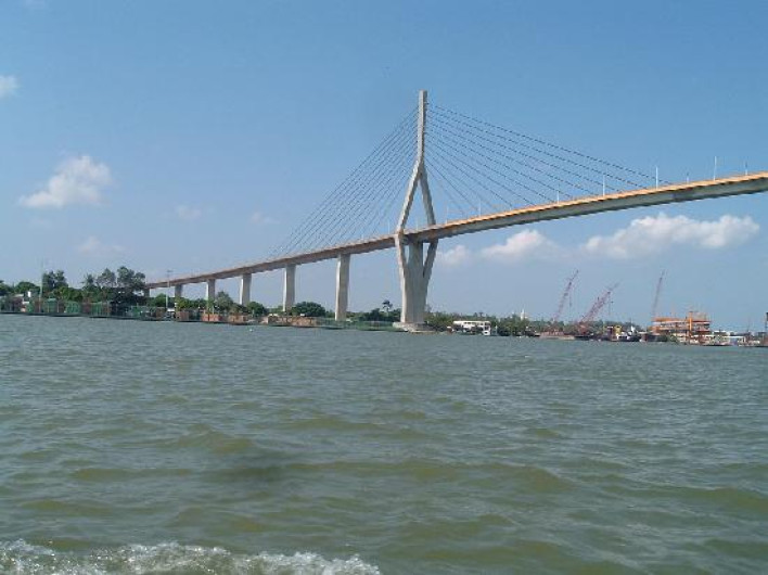 Hombre se lanza del Puente Tampico