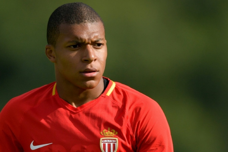 Expulsan a Mbappé de un entrenamiento tras una pelea