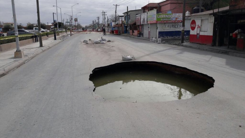 Más de 1km de tubería en calle Américo Villareal para poner fin a los socavones