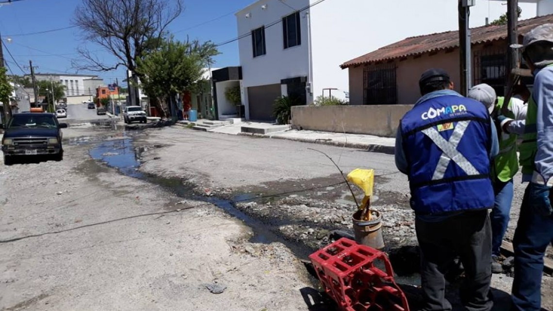 Comapa trabaja con equipo vactor