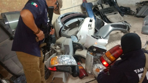 Aseguran establecimientos de autopartes