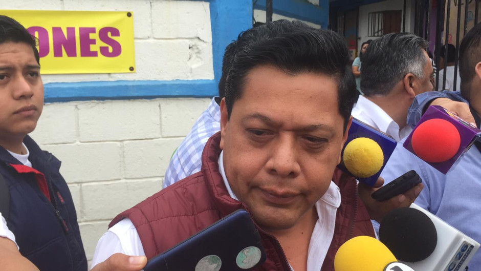 Piden no acampar afuera de escuelas por preinscripciones 