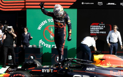 Verstappen logra la "pole" para el GP de Países Bajos 2023