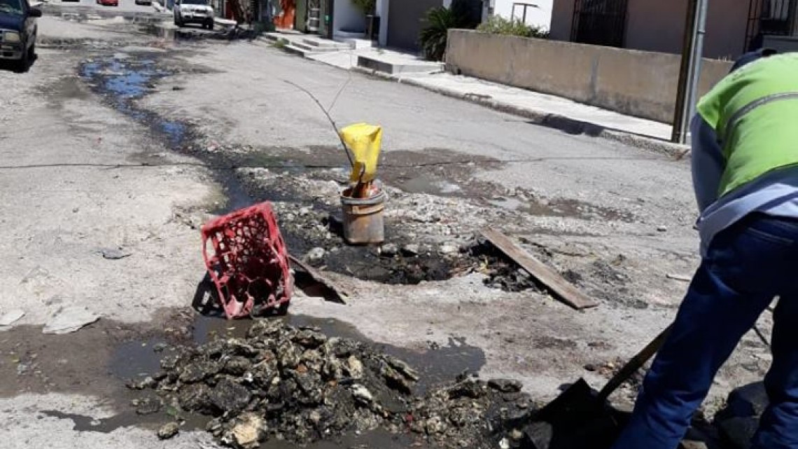 Comapa trabaja con equipo vactor