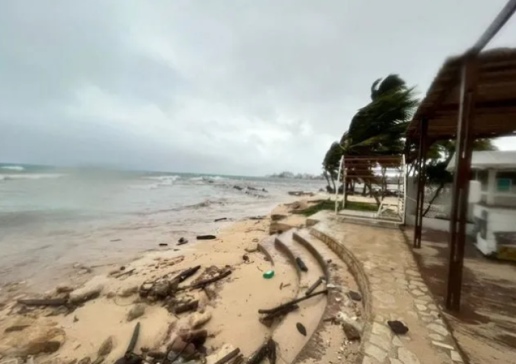 "Julia" se convierte en huracán camino a Nicaragua