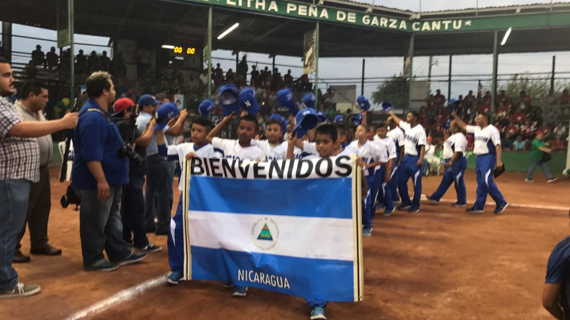 México vence por nocaut a Perú en su debut en CPB